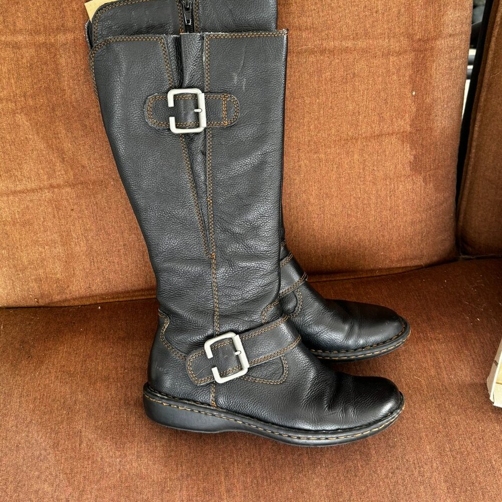Knee-high leather boots
